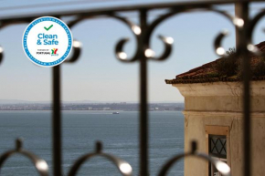 Alfama Right Point